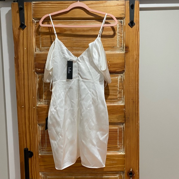 NWT White Satin Lulu’s Off-the-shoulder Tulip Mini Dress, M - Picture 5 of 6